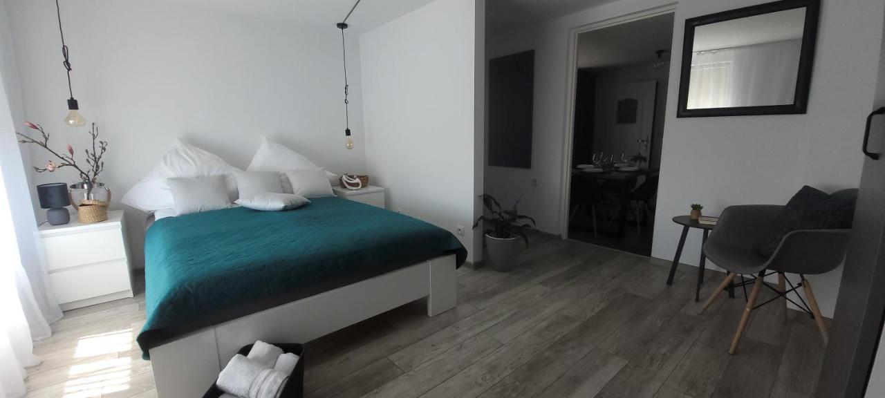 Apartamenty Pod Uwalonym Debem Jezow Sudecki Exteriör bild